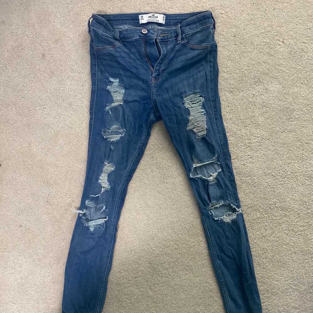 Ripped high waisted skinny jeans